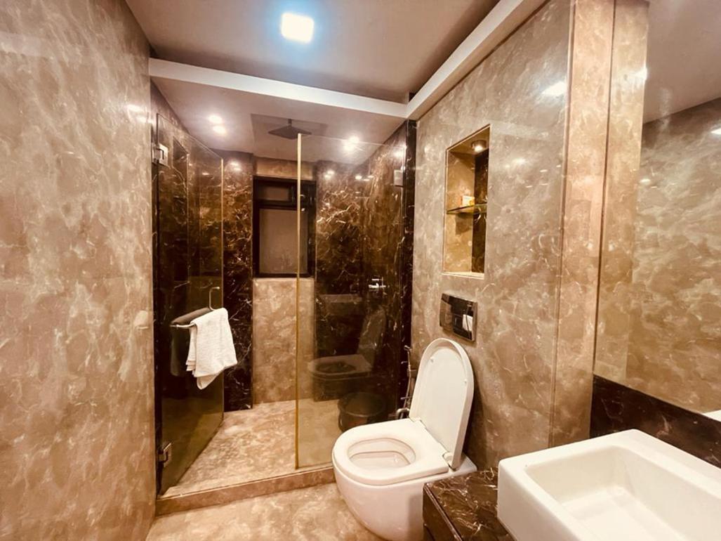 Hotel Tim Service Goregaon East Near Nesco Bombay