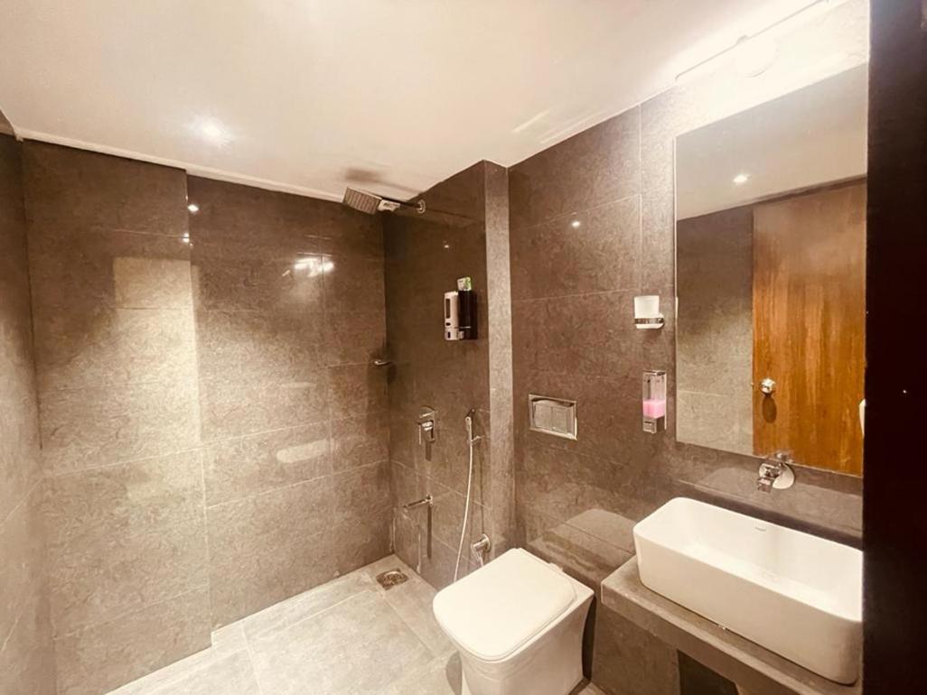Tim Service Goregaon East Near Nesco Hotel 3*