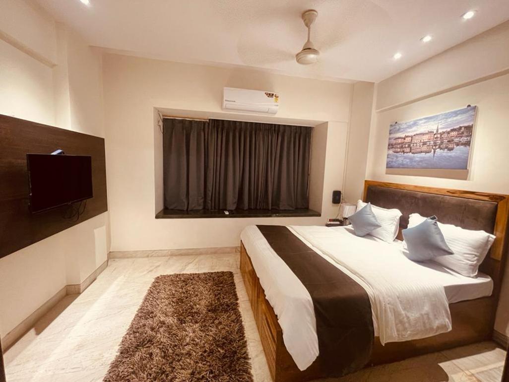 Tim Service Goregaon East Near Nesco Hotel 3*