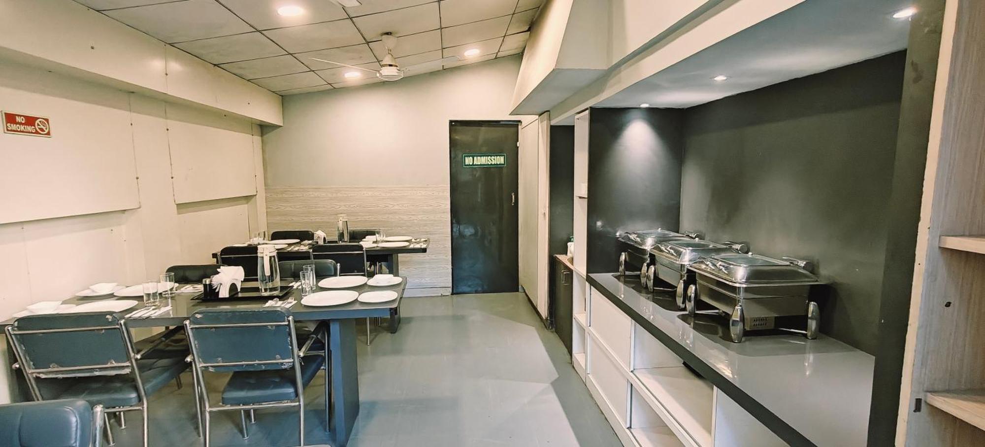 Tim Service Goregaon East Near Nesco 3* Bombay